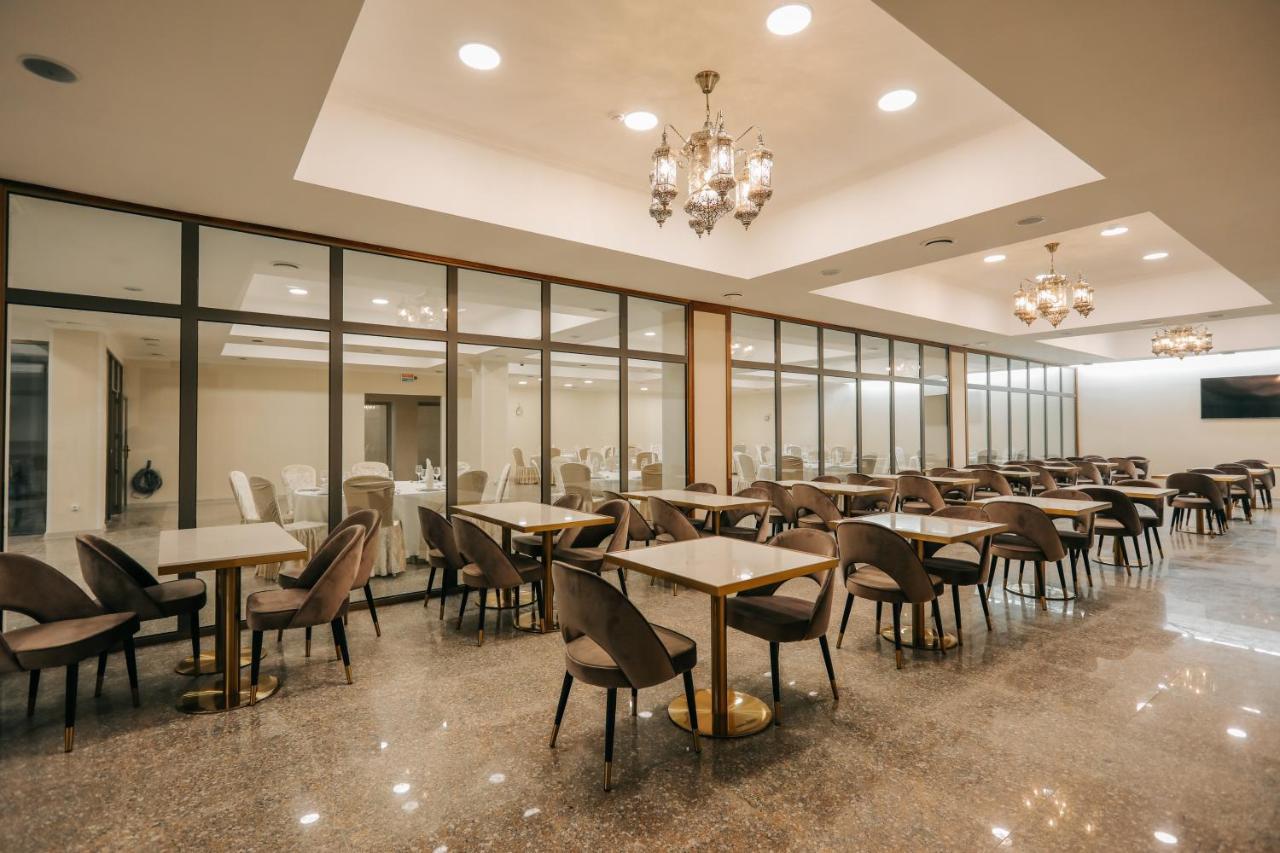 Jannat Regency Jalal-Abad Ξενοδοχείο Εξωτερικό φωτογραφία